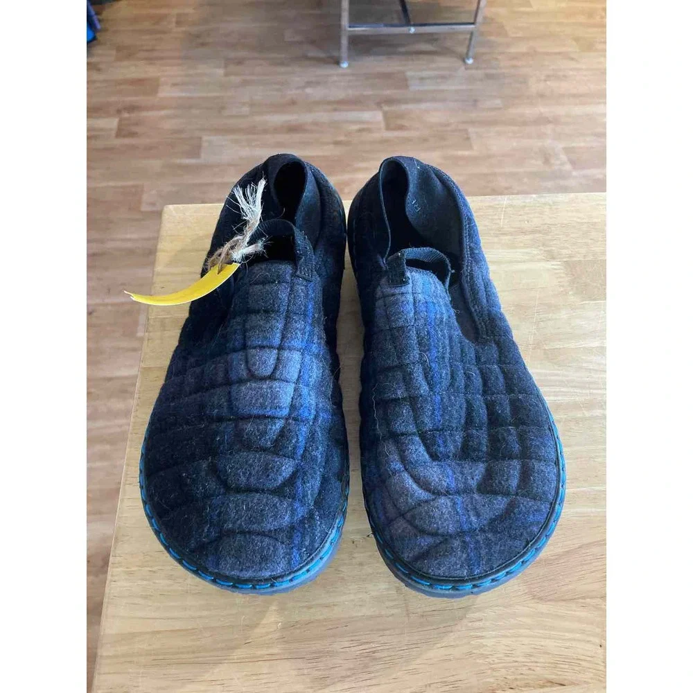 8 Merrell Men's Slippers